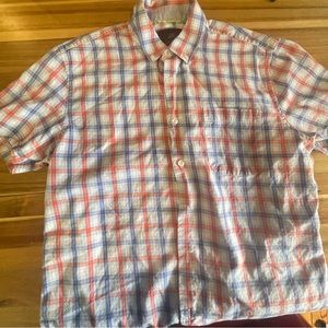 Men’s mending shirtsleeve plaid button up